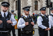 Metoda românească lovește și în Anglia: Polițiștii, sărăciți de înghețări!